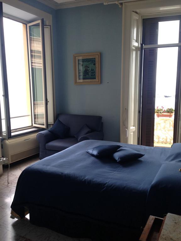 La Dimora Dei Baroni Bed and Breakfast Napels Kamer foto